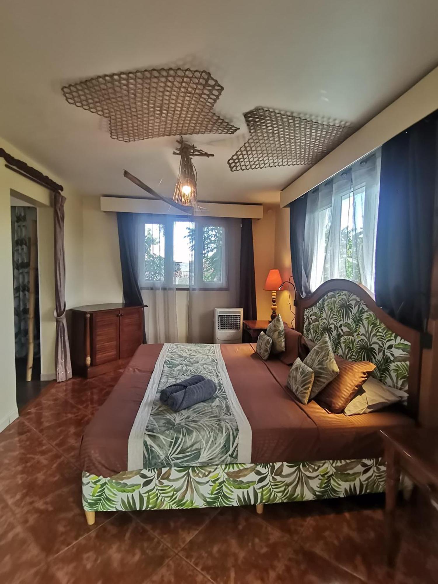 Modern Apartment/3Bedrooms/2Bathrooms/Rooftop/Jacuzzi Pointe aux Sable Экстерьер фото